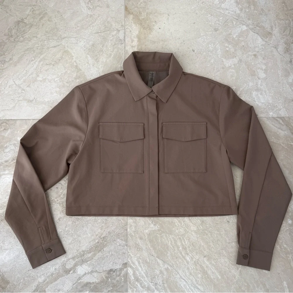 NWOT Beyond Yoga Jacket Midtown Cropped XS khaki - Picture 3 of 6